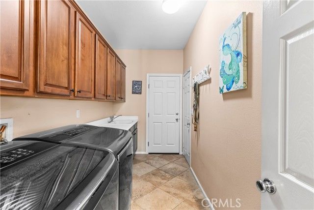 1357 Onyx Circle, Corona, CA 92882