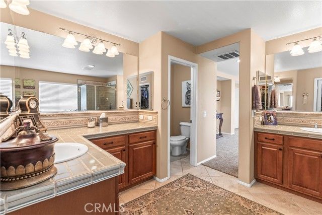 1357 Onyx Circle, Corona, CA 92882