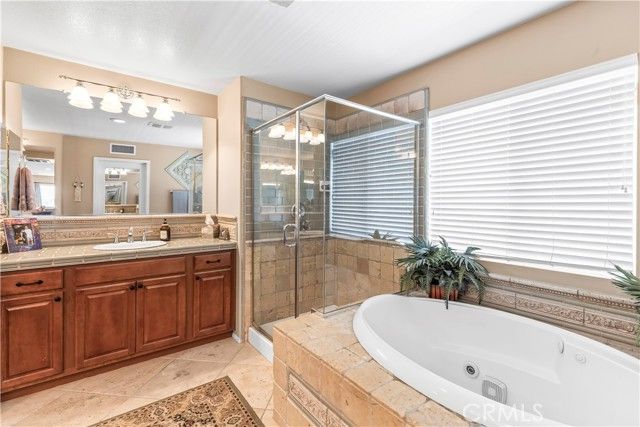 1357 Onyx Circle, Corona, CA 92882