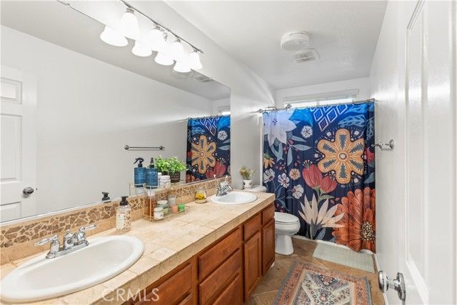 1357 Onyx Circle, Corona, CA 92882