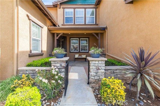 1357 Onyx Circle, Corona, CA 92882