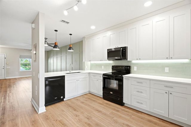 12450 BERKELEY SQUARE DRIVE, Tampa, FL 33626