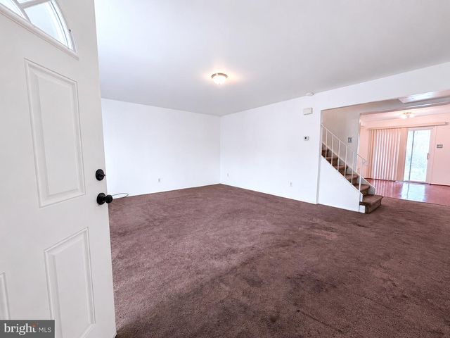 8 VERNON CT, Sicklerville, NJ 08081