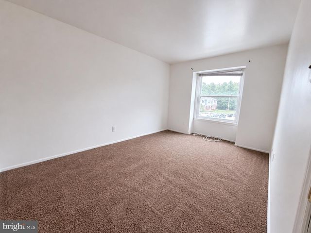 8 VERNON CT, Sicklerville, NJ 08081