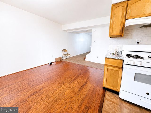 8 VERNON CT, Sicklerville, NJ 08081