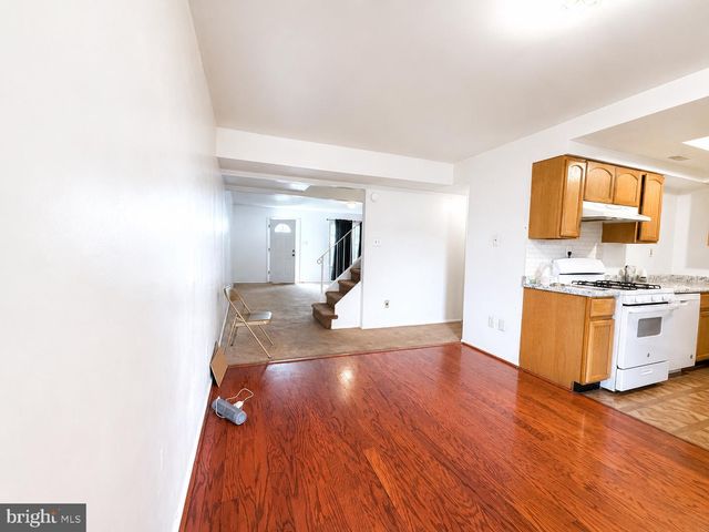 8 VERNON CT, Sicklerville, NJ 08081