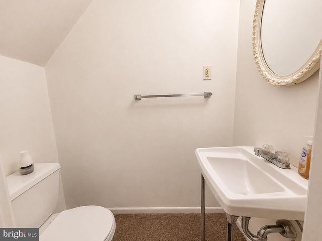 8 VERNON CT, Sicklerville, NJ 08081