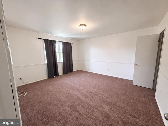 8 VERNON CT, Sicklerville, NJ 08081