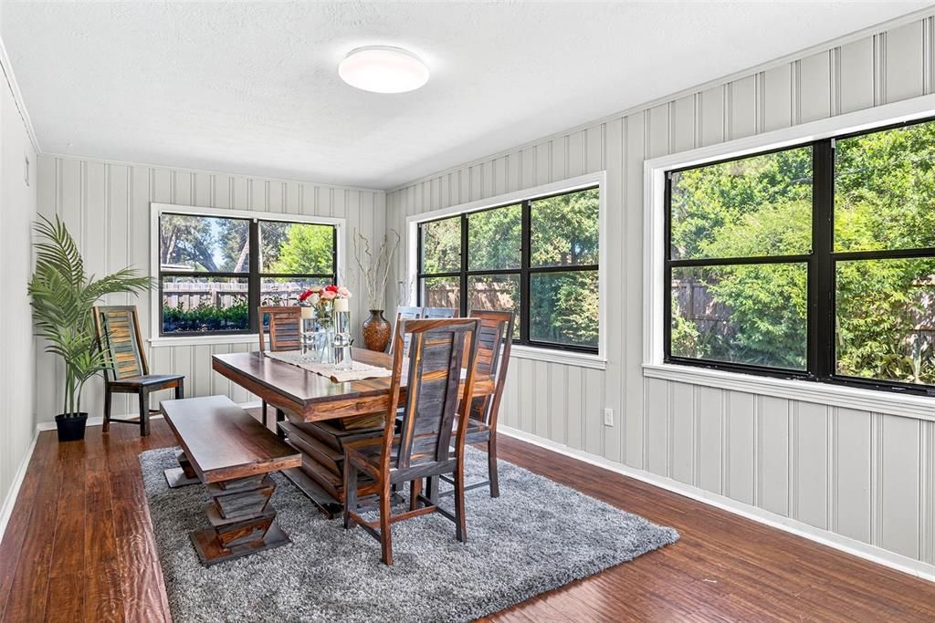 Image 19 of property listing at 206 FOREST PARK AVENUE, Temple Terrace, FL 33617