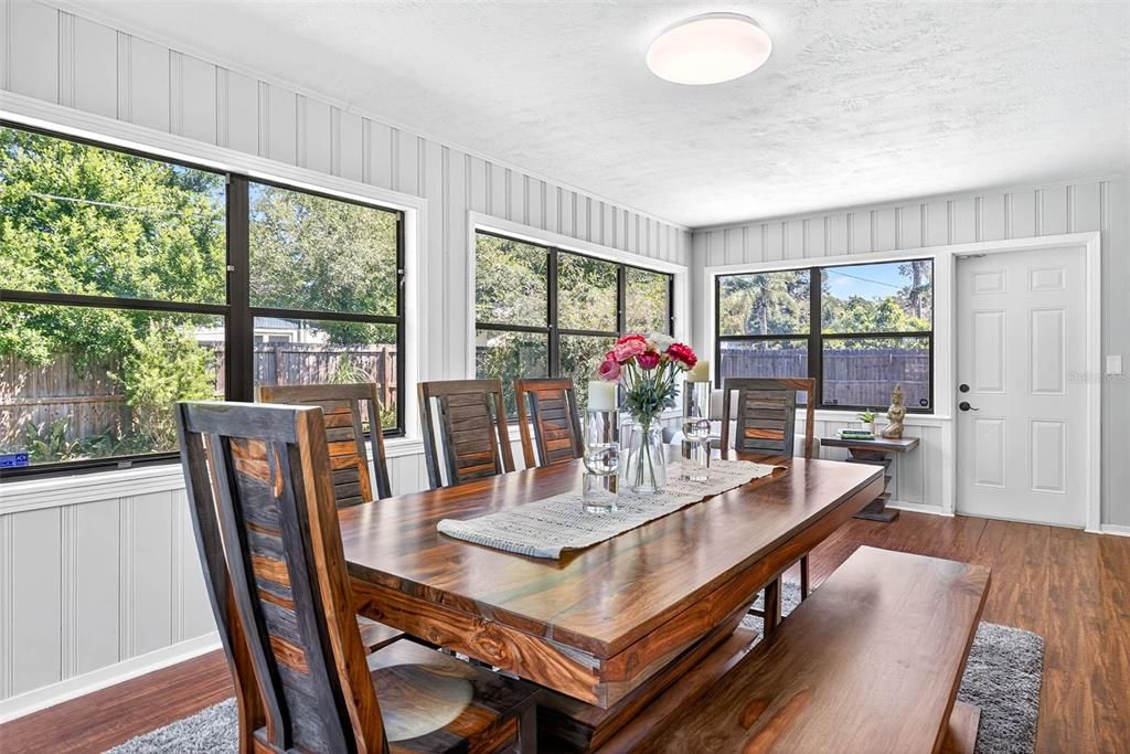 Image 27 of property listing at 206 FOREST PARK AVENUE, Temple Terrace, FL 33617