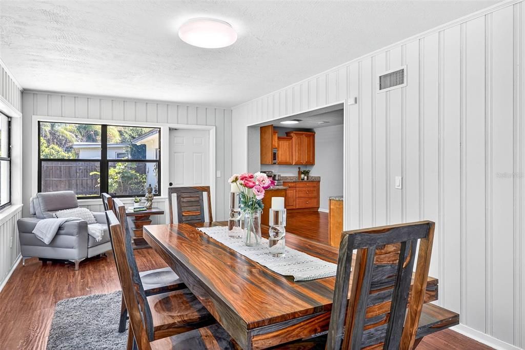 Image 29 of property listing at 206 FOREST PARK AVENUE, Temple Terrace, FL 33617