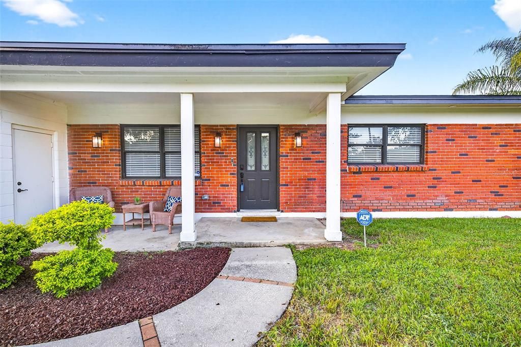 Image 3 of property listing at 206 FOREST PARK AVENUE, Temple Terrace, FL 33617