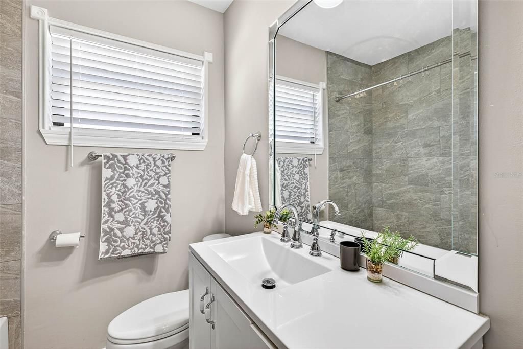 Image 37 of property listing at 206 FOREST PARK AVENUE, Temple Terrace, FL 33617