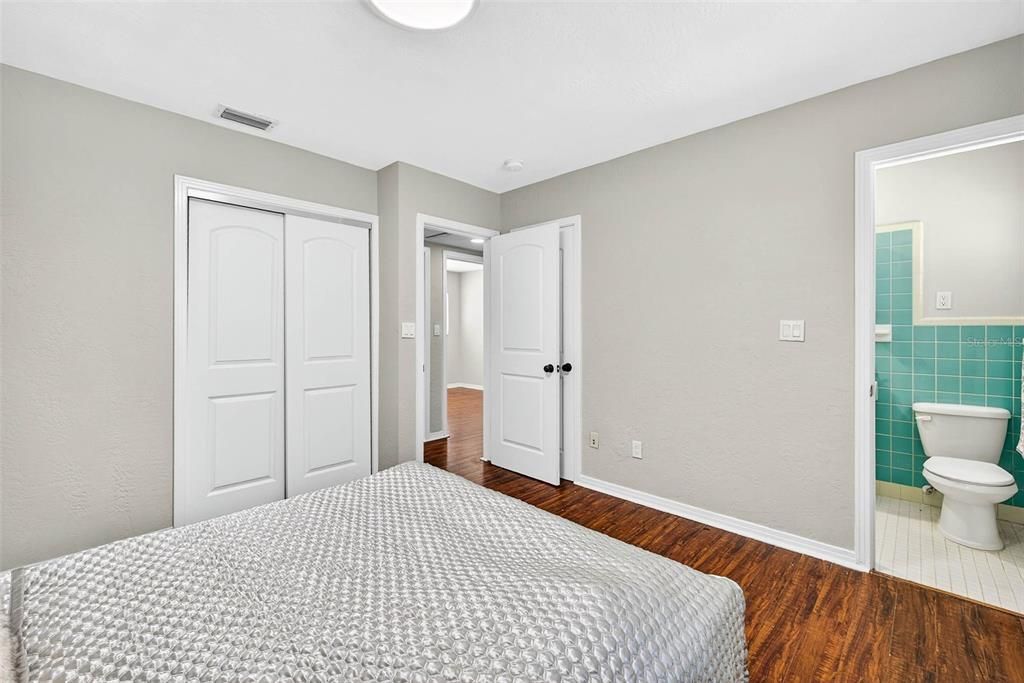 Image 40 of property listing at 206 FOREST PARK AVENUE, Temple Terrace, FL 33617