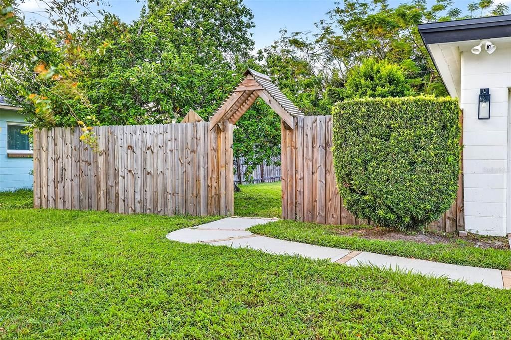 Image 48 of property listing at 206 FOREST PARK AVENUE, Temple Terrace, FL 33617