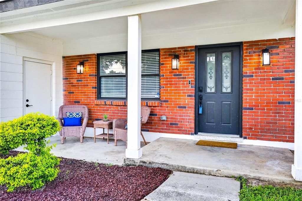 Image 5 of property listing at 206 FOREST PARK AVENUE, Temple Terrace, FL 33617