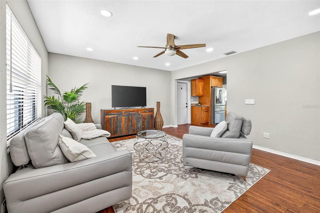 Image 7 of property listing at 206 FOREST PARK AVENUE, Temple Terrace, FL 33617
