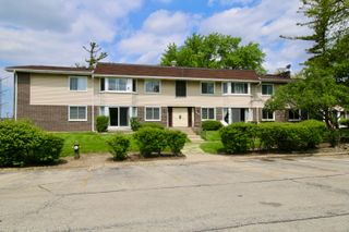 3012 Roberts Drive 5, Woodridge, IL 60517