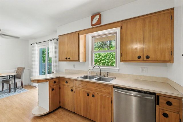 725 Parkway Drive, Grand Rapids, MI 49525