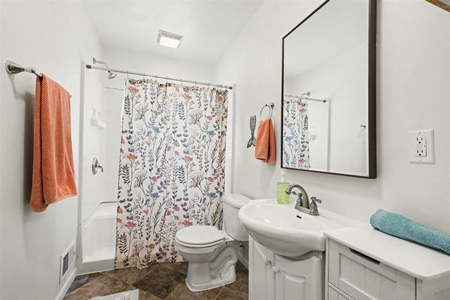 725 Parkway Drive, Grand Rapids, MI 49525
