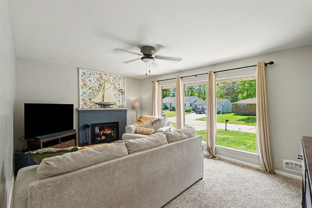 725 Parkway Drive, Grand Rapids, MI 49525