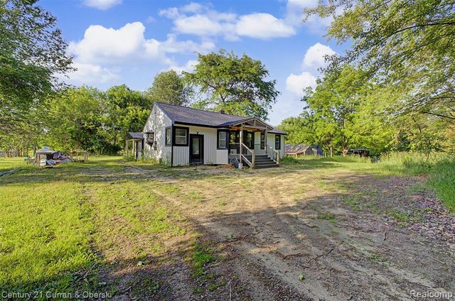 4296 Burgess Road, Pinckney, MI 48169