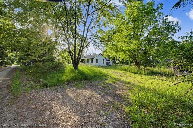 4296 Burgess Road, Pinckney, MI 48169