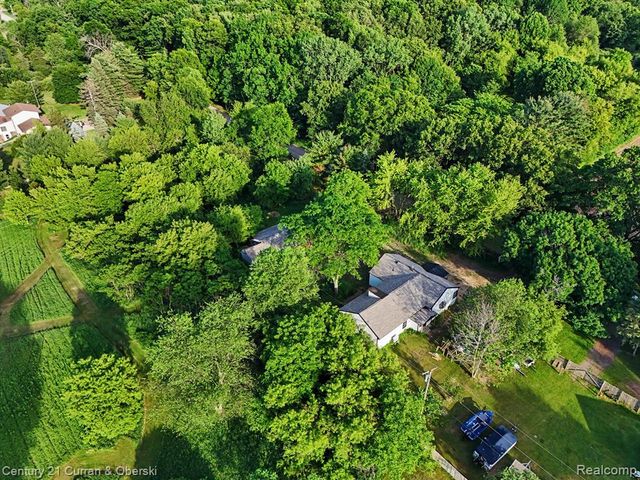 4296 Burgess Road, Pinckney, MI 48169