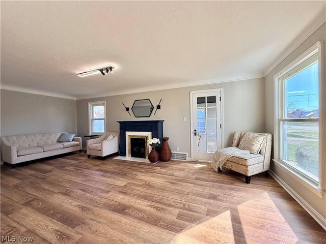 6702 Ackley Road, Parma, OH 44129