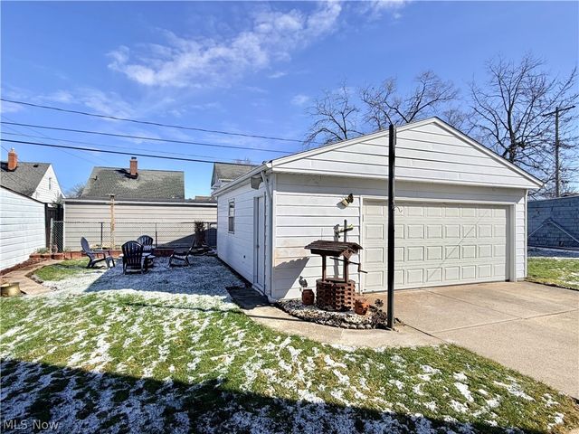 6702 Ackley Road, Parma, OH 44129