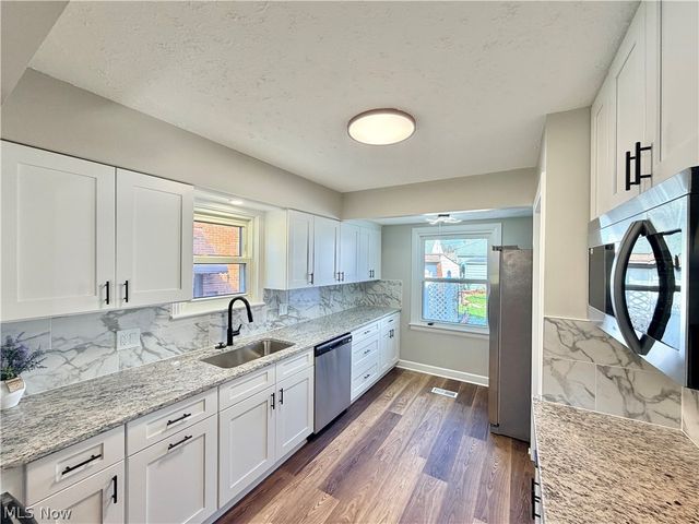 6702 Ackley Road, Parma, OH 44129