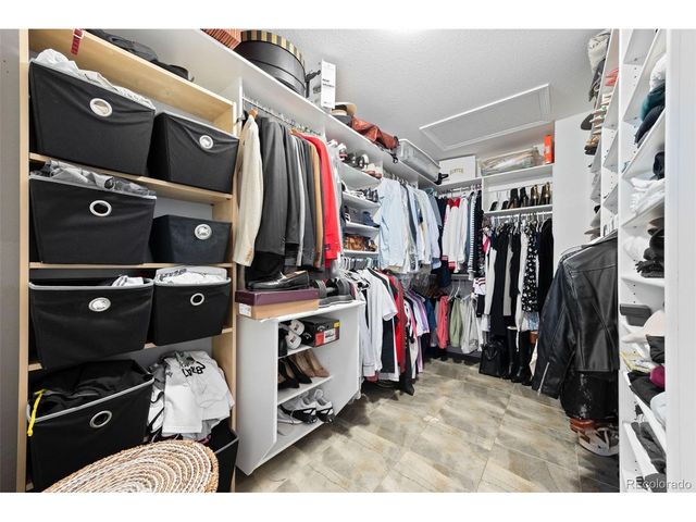 2090 S Joliet St, Aurora, CO 80014