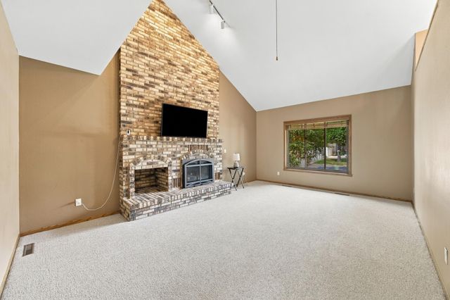 2802 28th Avenue S, Fargo, ND 58103