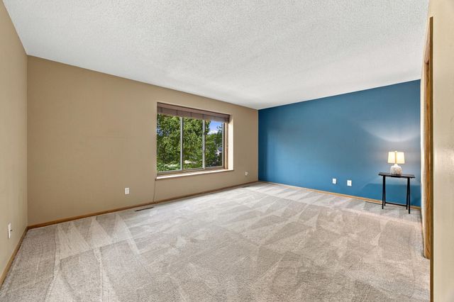 2802 28th Avenue S, Fargo, ND 58103