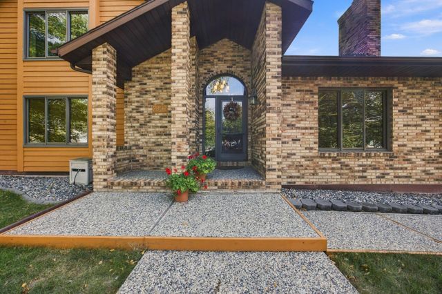 2802 28th Avenue S, Fargo, ND 58103