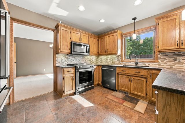 2802 28th Avenue S, Fargo, ND 58103