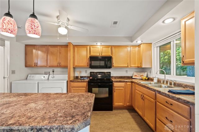1373 Maplegrove Drive, Fairborn, OH 45324