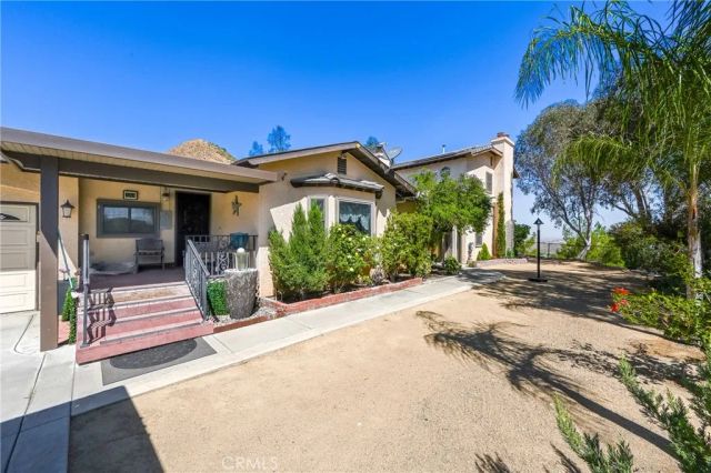 32360 Navajo Springs, Wildomar, CA 92595