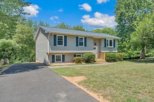 4912 Shadow LN, Roanoke, VA 24019