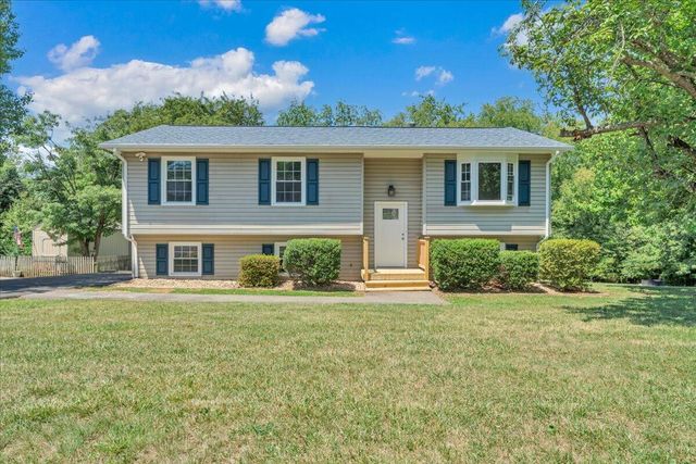 4912 Shadow LN, Roanoke, VA 24019