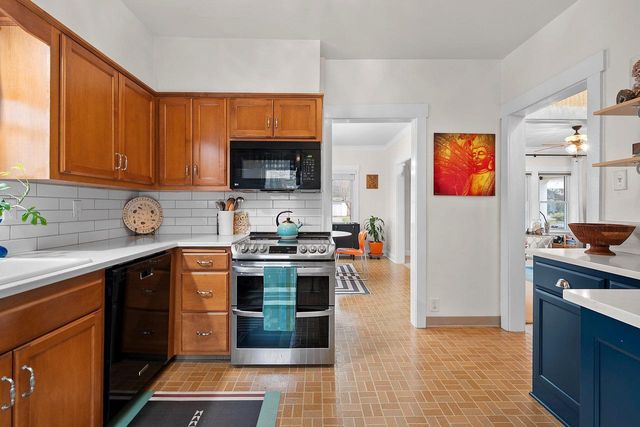 114 W MISSION ROAD, Green Bay, WI 54301