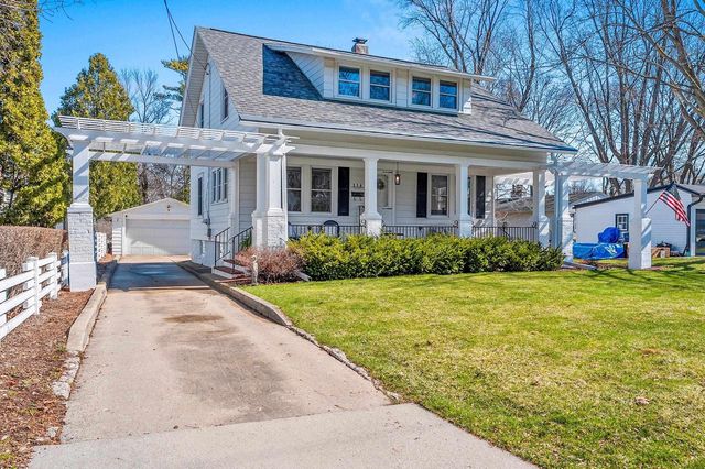 114 W MISSION ROAD, Green Bay, WI 54301