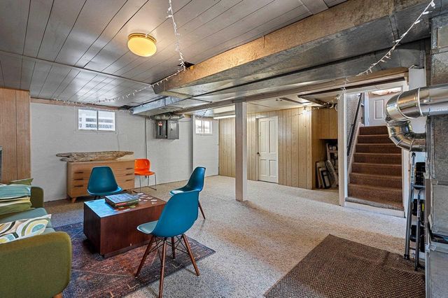 114 W MISSION ROAD, Green Bay, WI 54301