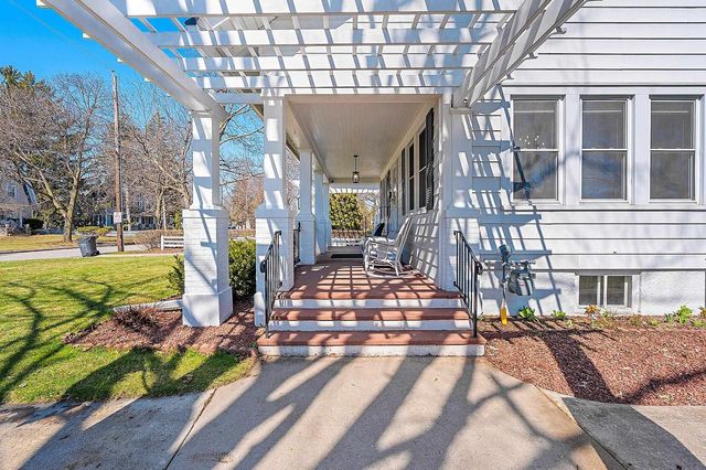 114 W MISSION ROAD, Green Bay, WI 54301