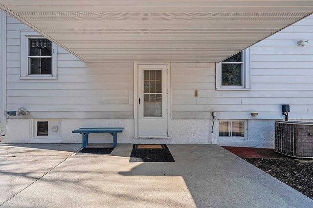 114 W MISSION ROAD, Green Bay, WI 54301