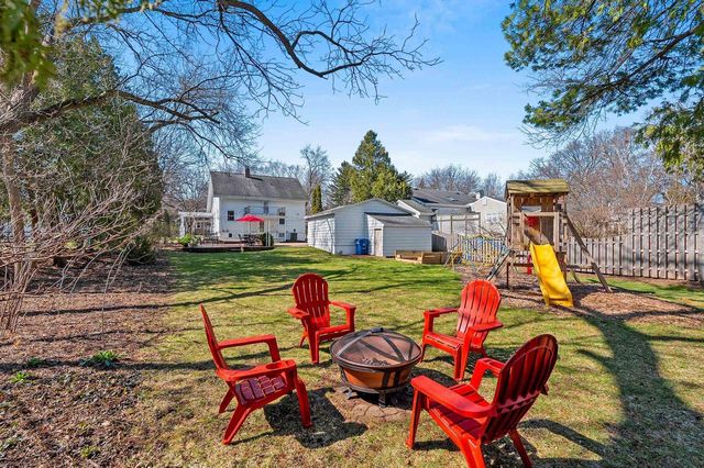 114 W MISSION ROAD, Green Bay, WI 54301