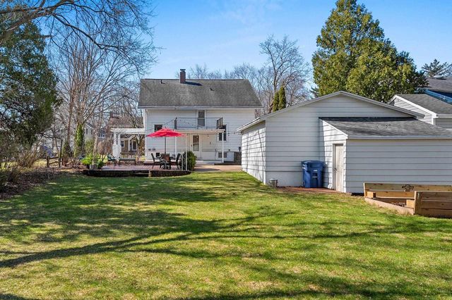 114 W MISSION ROAD, Green Bay, WI 54301