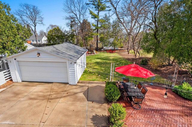 114 W MISSION ROAD, Green Bay, WI 54301