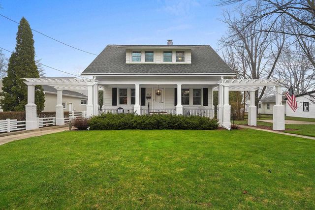 114 W MISSION ROAD, Green Bay, WI 54301