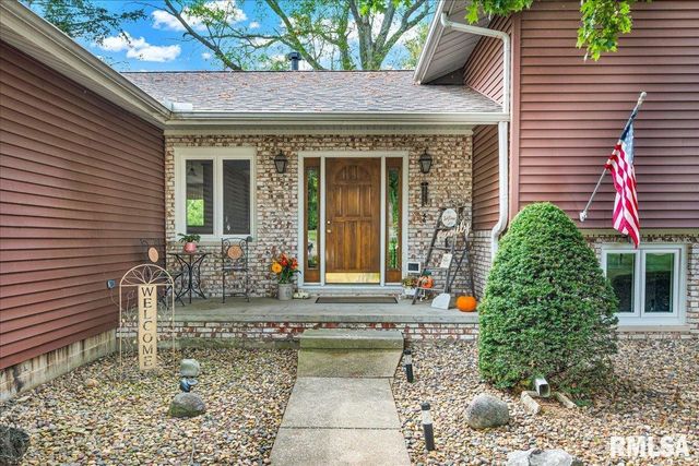 111 IVY Lane, Knoxville, IL 61448